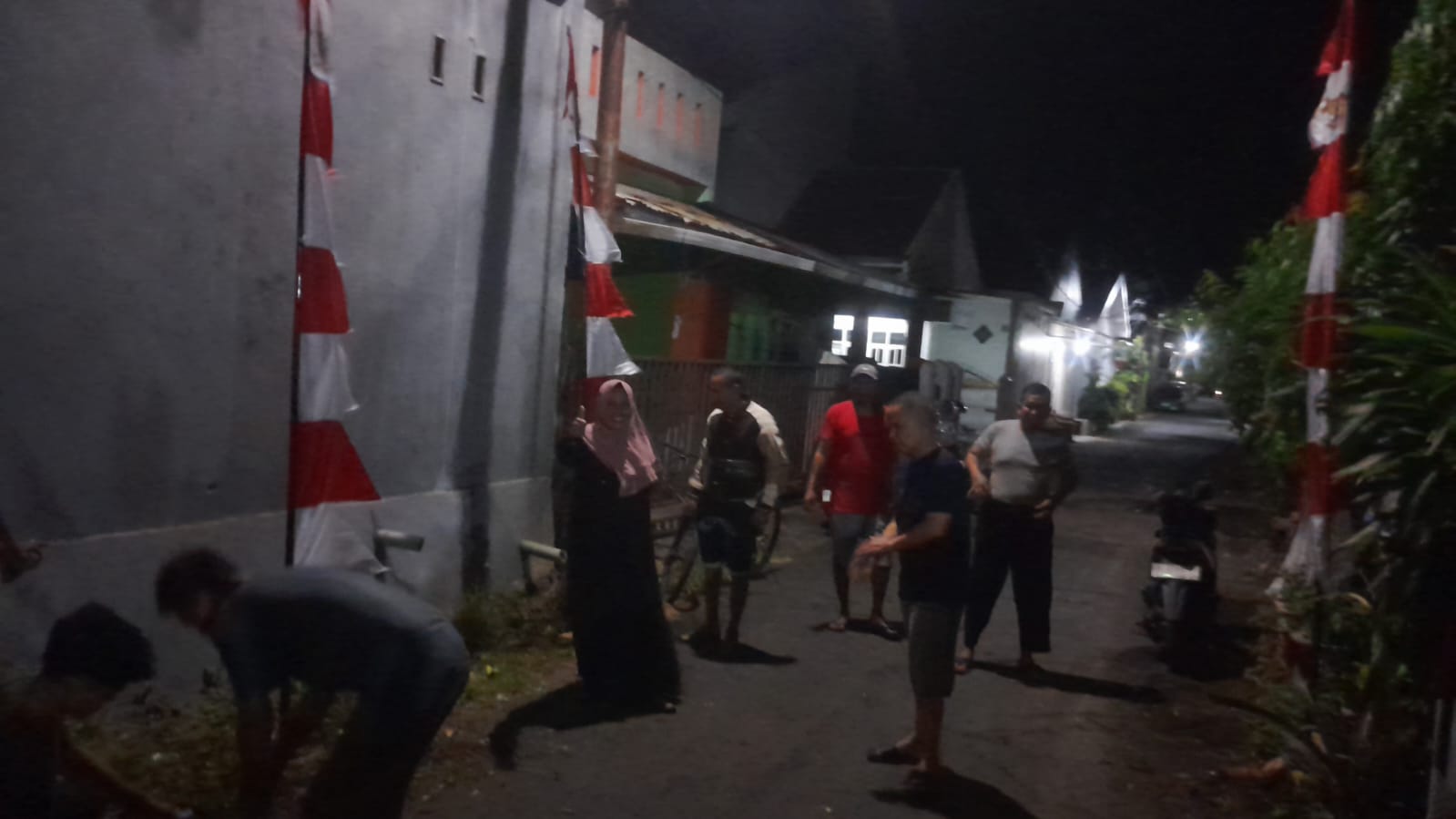 Tak Mau Kalah! Warga BTN Arakeke Bersatu Kibarkan Merah Putih, Semarak HUT RI ke-81 Menggema di Kelurahan Lembang